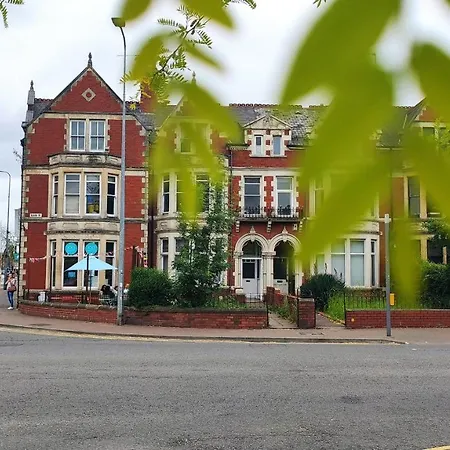 2 Bedroom Apartment In A Supurb Area Of Cardiff Exterior photo