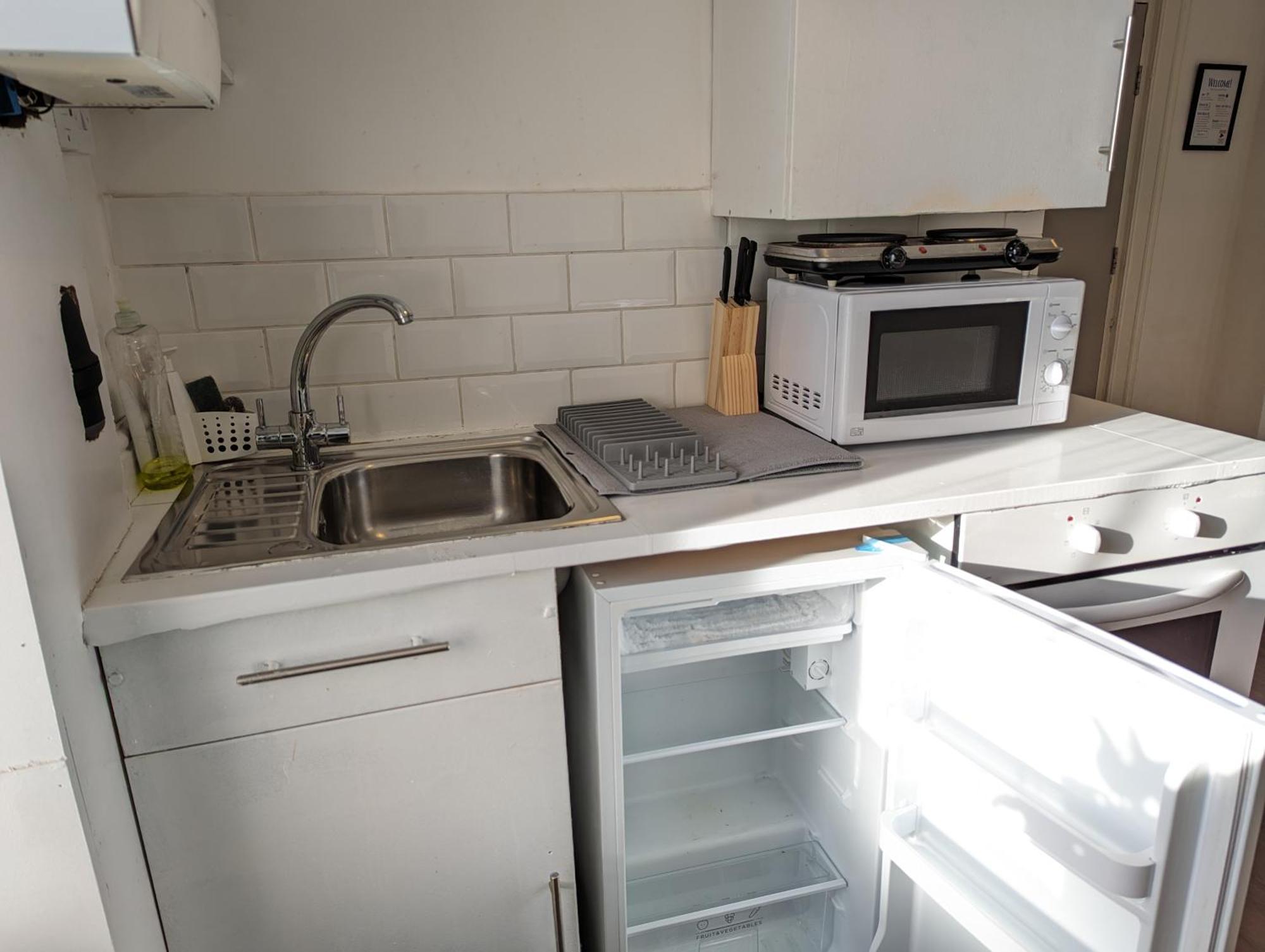 2 Bedroom In A Supurb Area Of Apartment *